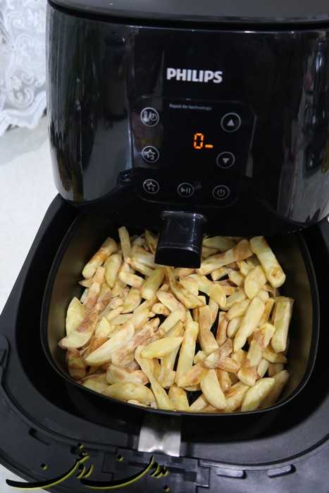 طبخ اولیه سیب زمینی در سرخکن بدون روغن